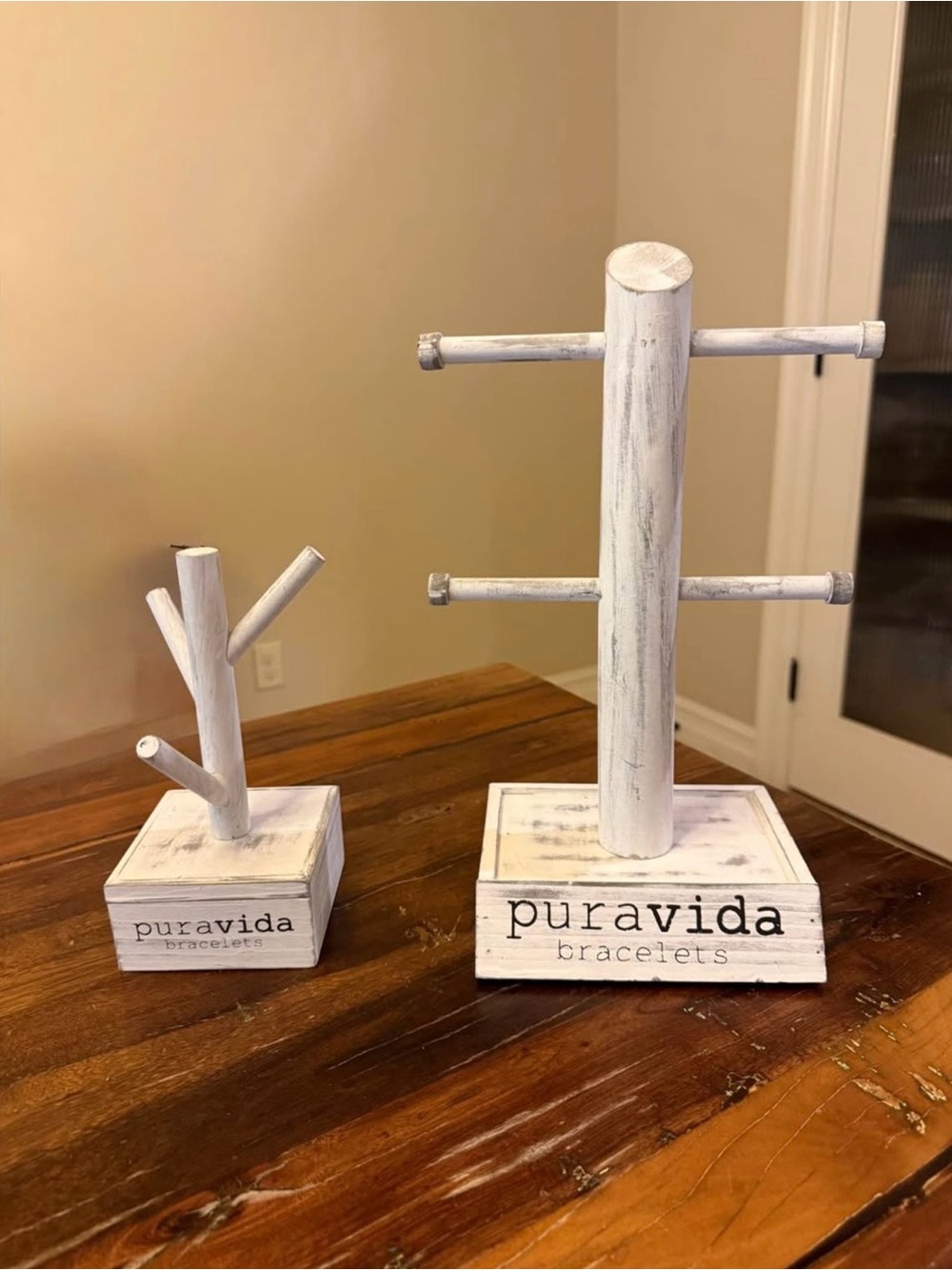 Pura Vida White Distressed Bracelet Display Stands